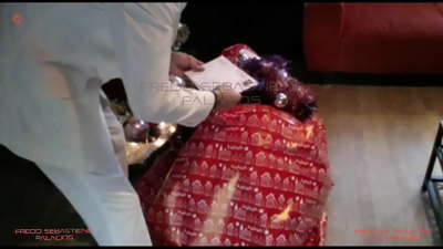 Мамочка, я получил свой рождественский подарок волосатая блондинка мамаша сучка с большой задницей без ума от члена