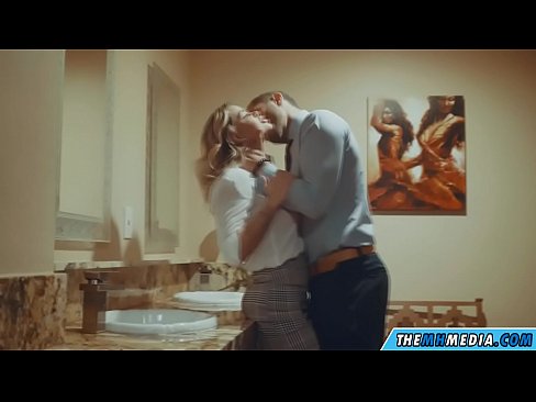 ❤️ когда грудастая блондинка соблазняет тебя в общественном туалете ☑ Видео ебли на сайте dreamlandpassionfever.ru ☑